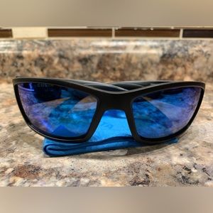 Costa Del Mar Corbina 580G Blue lens Blackout